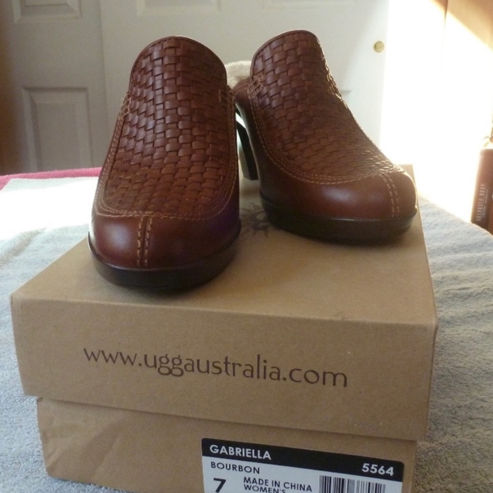 UGG Gabriella Mule/Slides